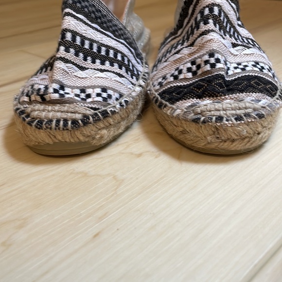 Gaimo espadrilles.  Handmade in Spain. Excellent condition. - Picture 7 of 8